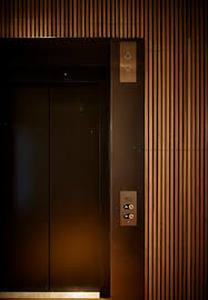 درب داخل کابین